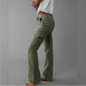 NWT AMERICAN EAGLE Bootcut Stretch Cargo Mid Rise Pants, Army Green Olive, 6